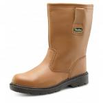 The photo shows a pair of Beeswift Safety Boots in a rich tan color. These boots are designed with the S3 Thinsulate Rigger Boot technology, ensuring ultimate protection and comfort. The sturdy design features a reinforced toe and thick sole, perfect for demanding work environments.
