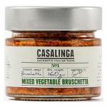Glass jar displays chunky mixed-vegetable bruschetta in glossy olive oil. Diced red tomatoes, green peppers, onions and herbs form a colorful, textured mix. A simple label reads Casalinga with rustic typography; metal lid reflects light and seals the jar. Oil sheen highlights herb flecks across lid.