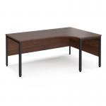 Maestro 25 right hand ergonomic desk 1800mm wide - black bench leg frame, walnut top MB18ERKW