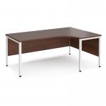 Maestro 25 right hand ergonomic desk 1800mm wide - white bench leg frame, walnut top MB18ERWHW