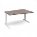 TR10 right hand wave desk 1400mm - white frame, walnut top TWR14WW