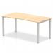 This photo displays a sleek and modern Dynamic Bench Desking Evolve Plus 1400mm Single Starter Office Bench Desk. Its maple top and silver frame create a professional and sophisticated look, perfect for any office setting.