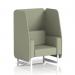 This photo features a dynamic booth with a white-legged, one-seater open design. Upholstered in Main Line Flax fabric, it boasts Newbury panels and a sleek sofa. Perfect for any modern space.