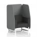 The picture features a modern and stylish open booth with sleek white legs. The booth showcases a single 1-seater seat in synergy fabric, paired with partner panels and a mix sofa for a dynamic and customizable seating option.