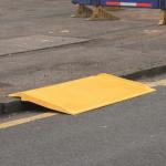 Wide plastic kerb ramp 406828