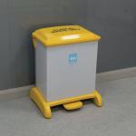 Pedal operated plastic fire retardant sackholder 410378