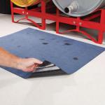 Pig Grippy Adhesive-backed Absorbentmat - 41 cm X 61 Cm, 10 Pads, Absorbs Up to 3.8 l Per Box 428359